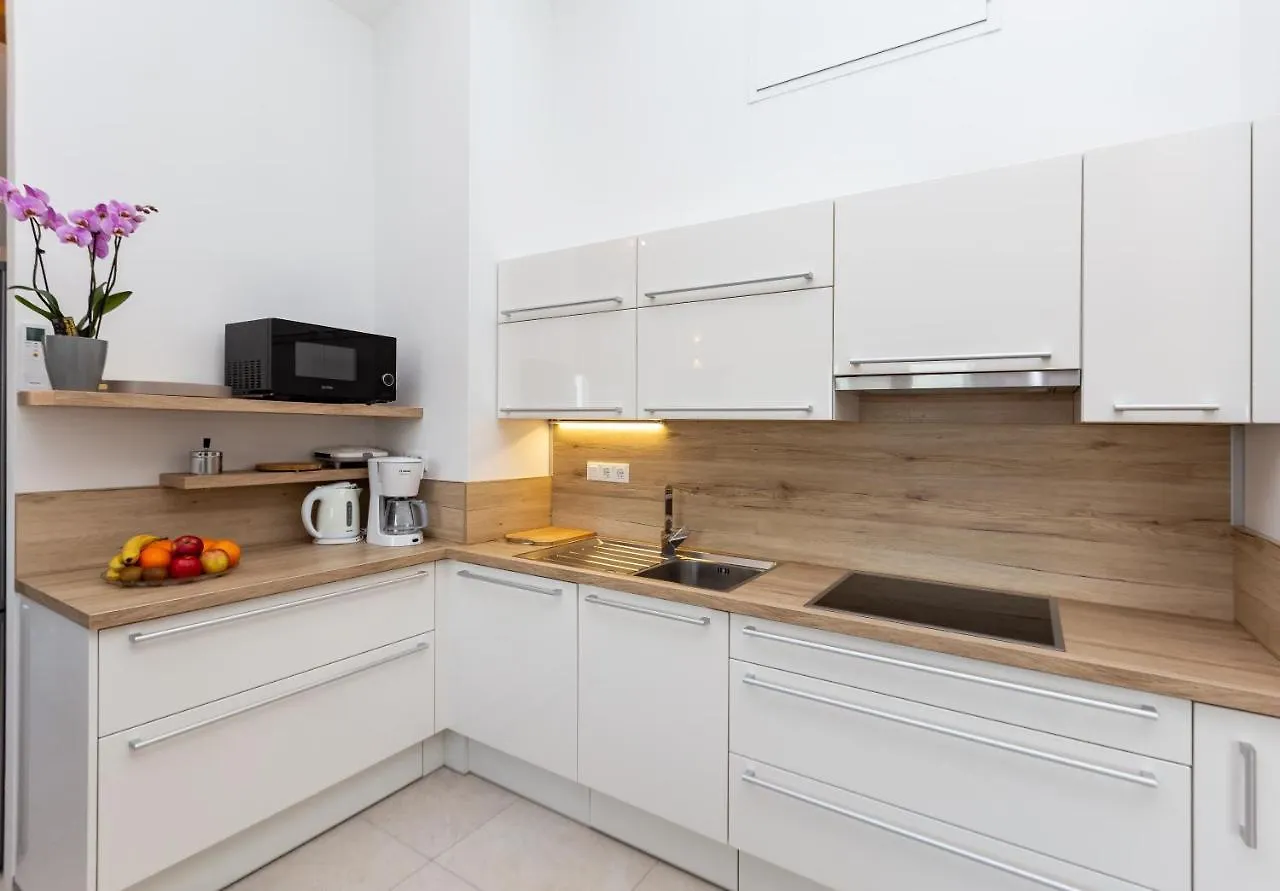 Apartments Krusec Pula